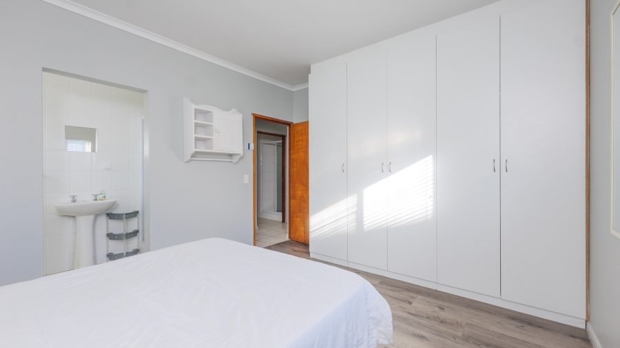 3 Bedroom Property for Sale in Struisbaai Western Cape